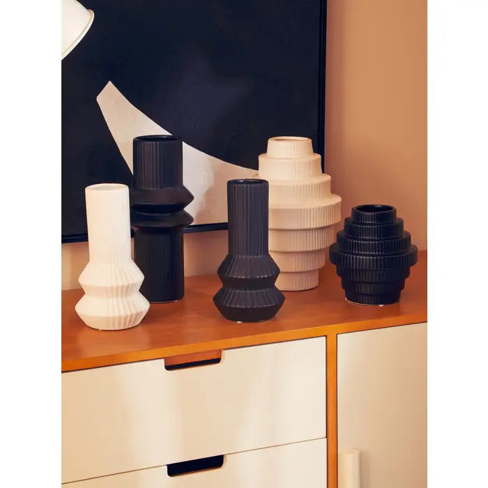 Fulda Black Dolomite Vase